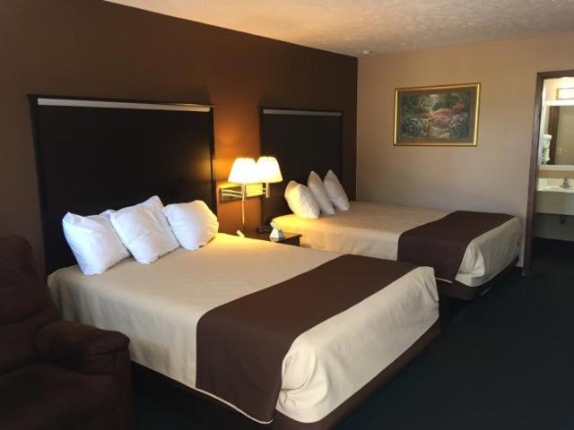 Two Queen Beds Pet Friendly Non-Smoking interior